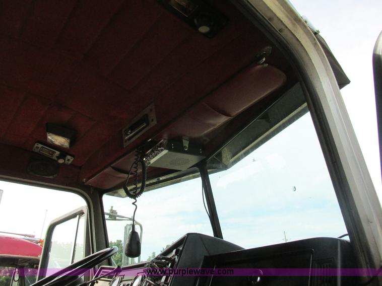 image for item BS9019 1997 Peterbilt 379 semi truck