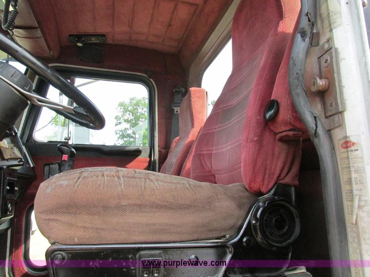 image for item BS9019 1997 Peterbilt 379 semi truck