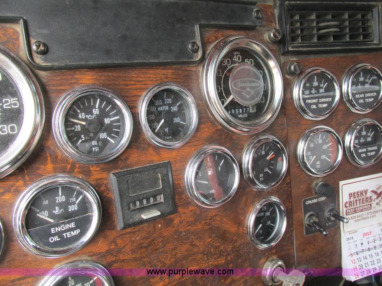 image for item BS9019 1997 Peterbilt 379 semi truck