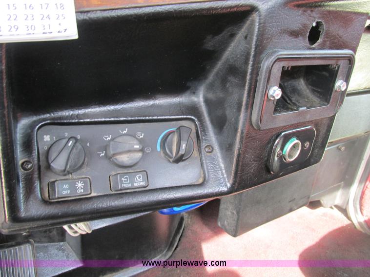 image for item BS9019 1997 Peterbilt 379 semi truck