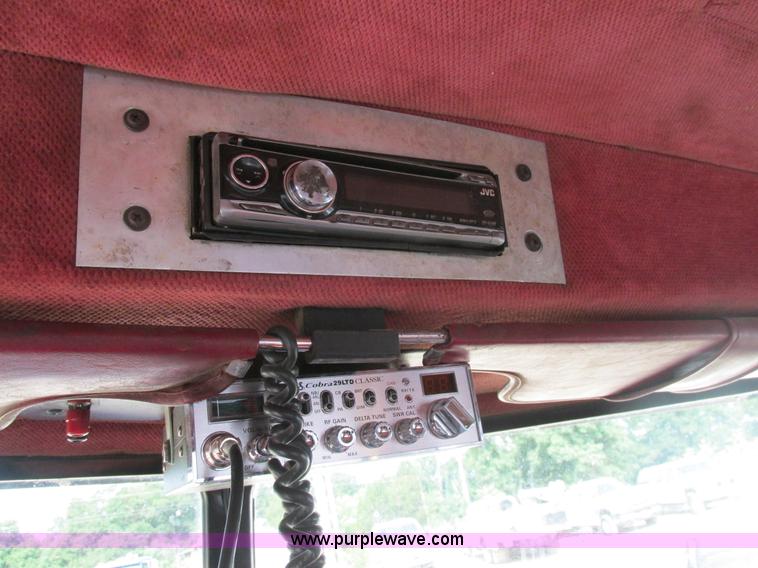 image for item BS9019 1997 Peterbilt 379 semi truck