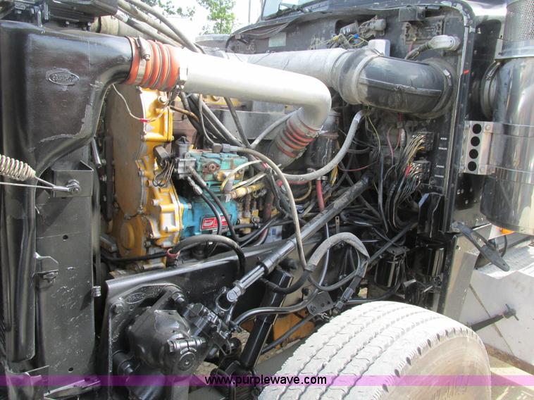 image for item BS9019 1997 Peterbilt 379 semi truck