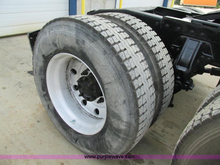 image for item BS9019 1997 Peterbilt 379 semi truck