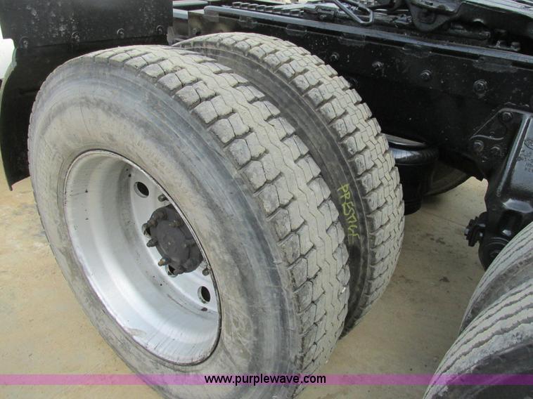 image for item BS9019 1997 Peterbilt 379 semi truck