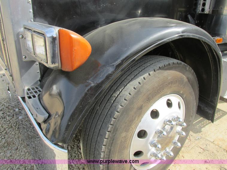 image for item BS9019 1997 Peterbilt 379 semi truck
