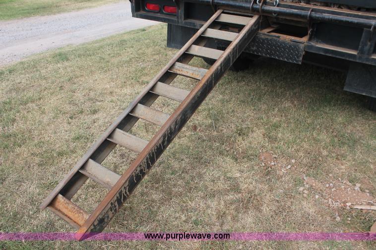 image for item H8147 2010 Hot Springs Performance end dump trailer