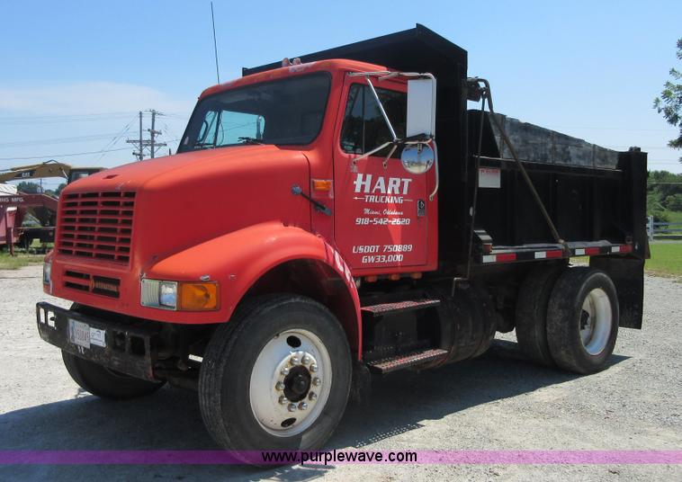 image for item I2015 1991 International 7100 dump truck