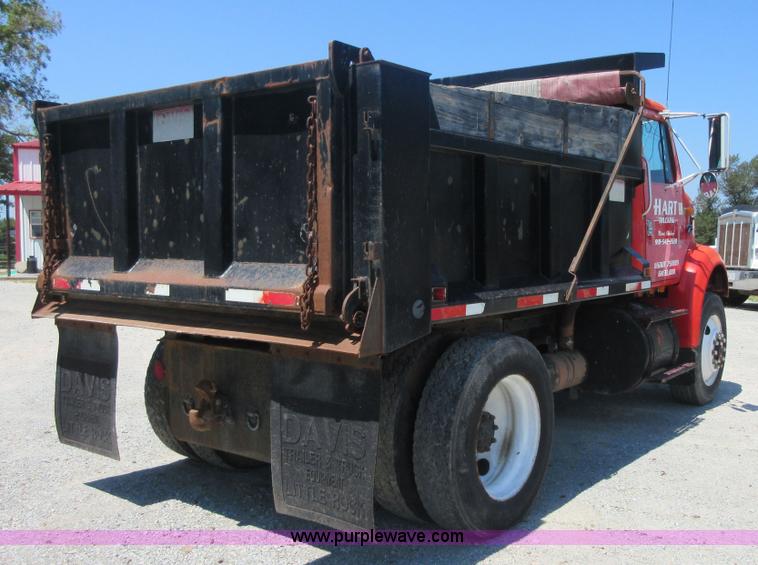 image for item I2015 1991 International 7100 dump truck