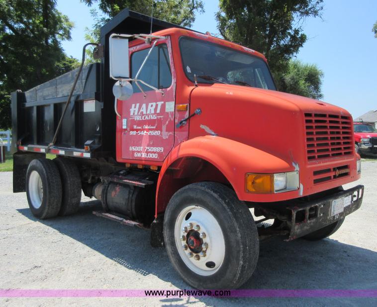 image for item I2015 1991 International 7100 dump truck