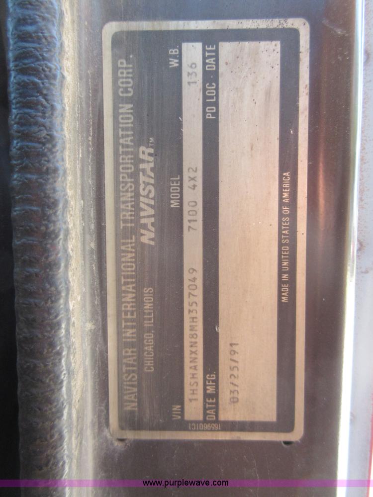 image for item I2015 1991 International 7100 dump truck