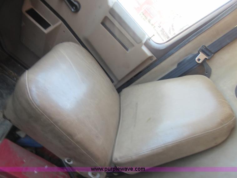 image for item I2015 1991 International 7100 dump truck