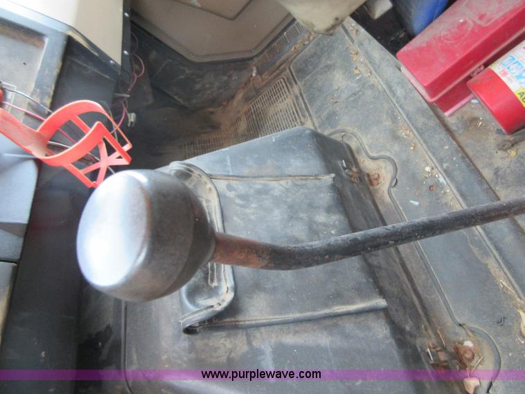 image for item I2015 1991 International 7100 dump truck