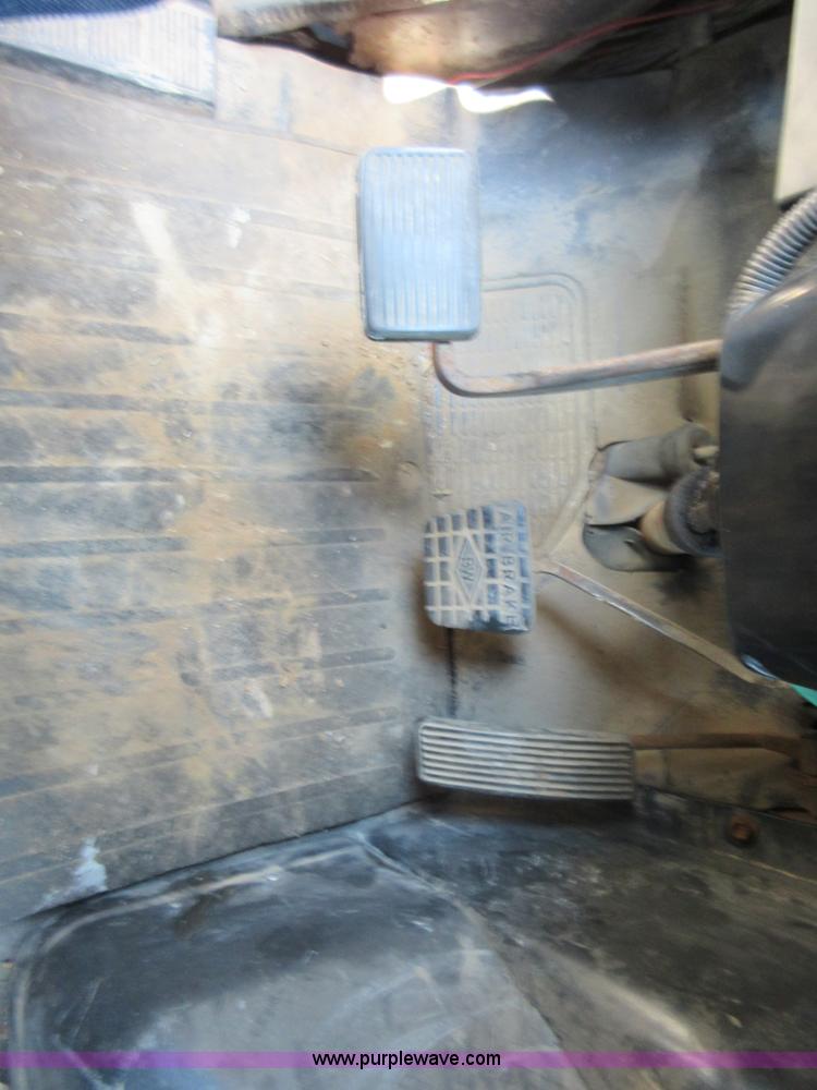 image for item I2015 1991 International 7100 dump truck