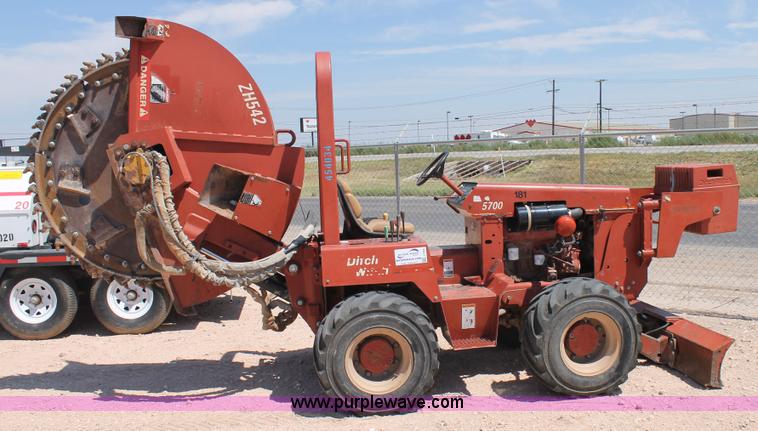 image for item J1460 2003 Ditch Witch 5700/ZH542 rock saw