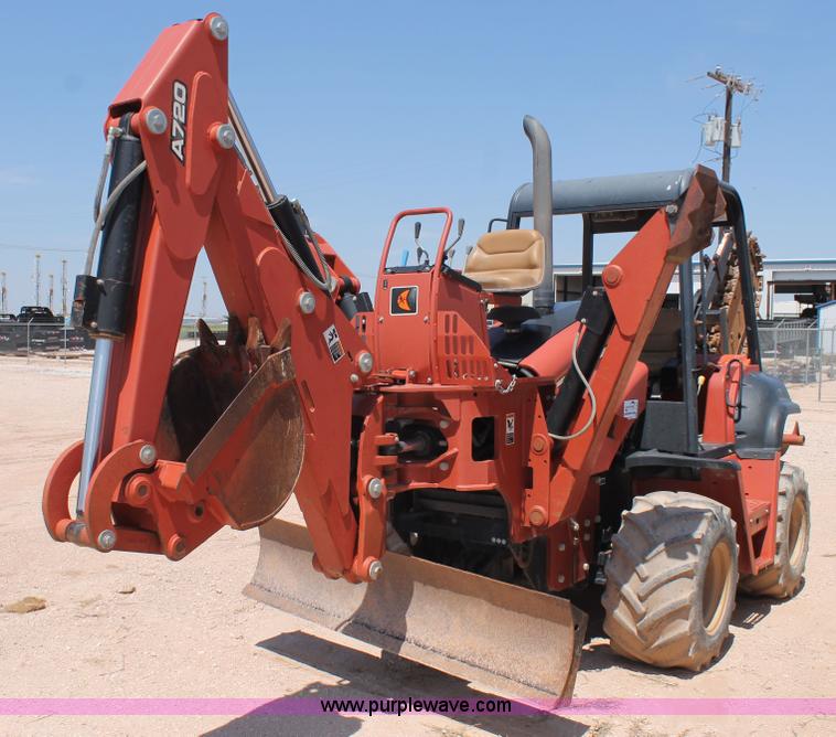 image for item J1461 2006 Ditch Witch RT75 trencher