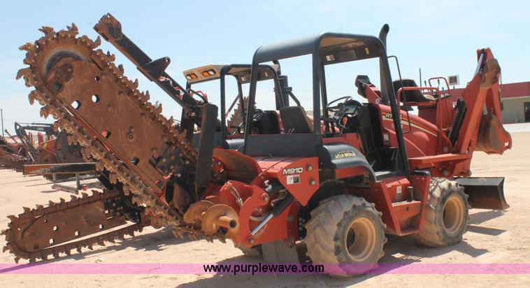 image for item J1461 2006 Ditch Witch RT75 trencher