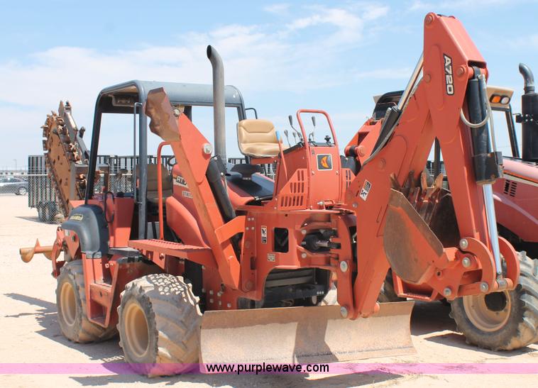 image for item J1461 2006 Ditch Witch RT75 trencher