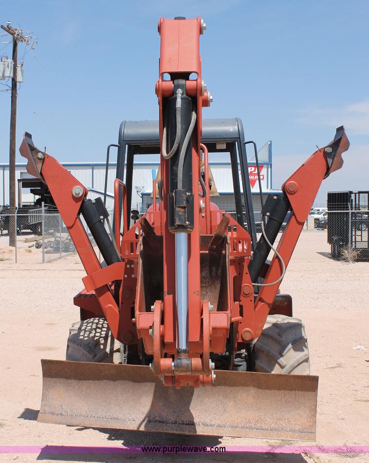 image for item J1461 2006 Ditch Witch RT75 trencher