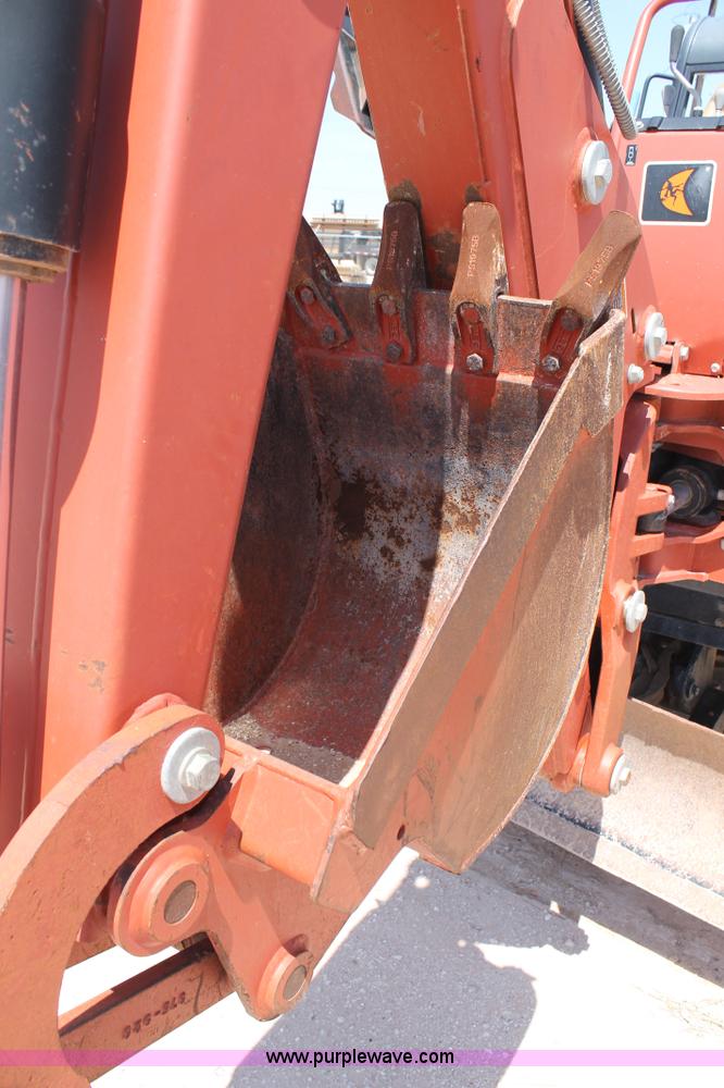 image for item J1461 2006 Ditch Witch RT75 trencher