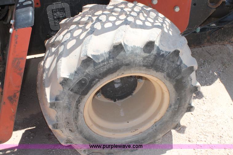 image for item J1461 2006 Ditch Witch RT75 trencher