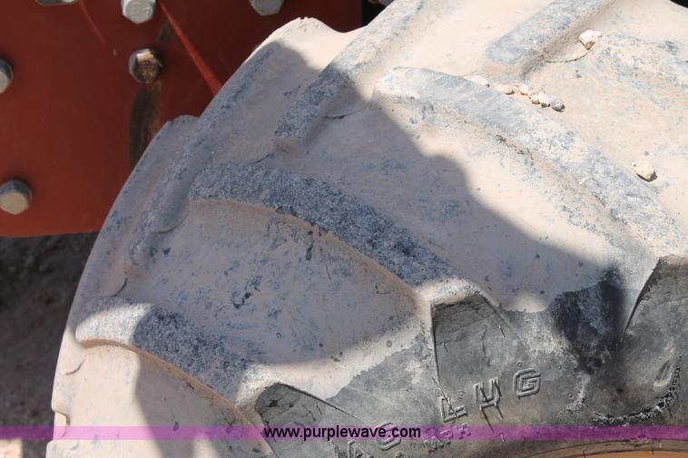 image for item J1461 2006 Ditch Witch RT75 trencher