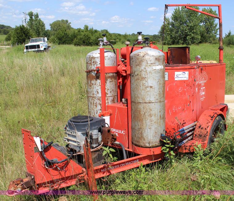 image for item J3561 Crafco EZ Pour melter/applicator