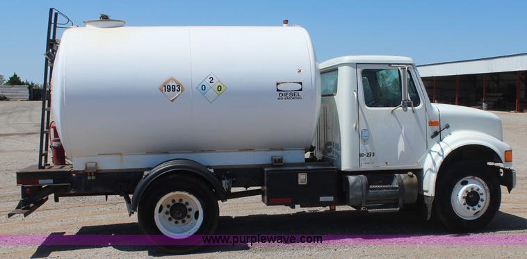 image for item J4438 1991 International 4600 fuel truck