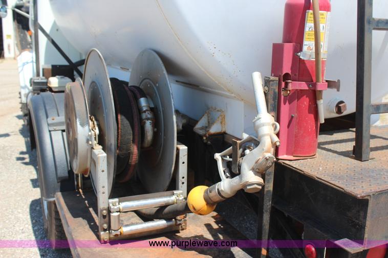 image for item J4438 1991 International 4600 fuel truck