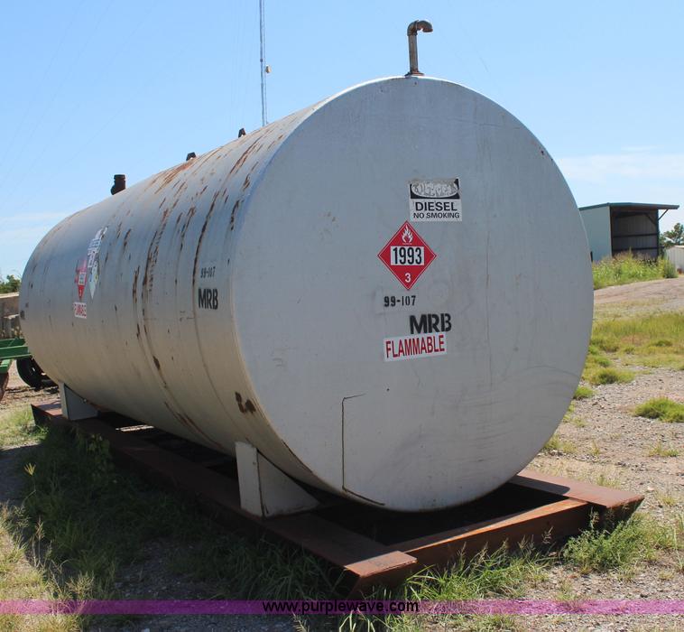 image for item J4440 10,000 gallon fuel tank