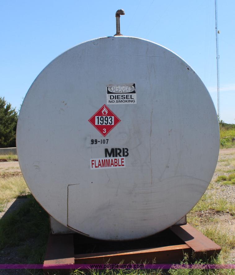 image for item J4440 10,000 gallon fuel tank