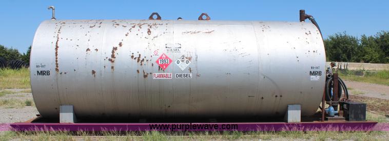 image for item J4440 10,000 gallon fuel tank