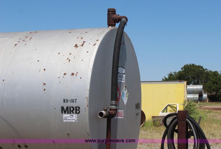 image for item J4440 10,000 gallon fuel tank