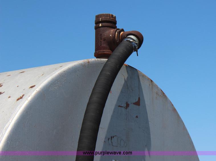 image for item J4440 10,000 gallon fuel tank