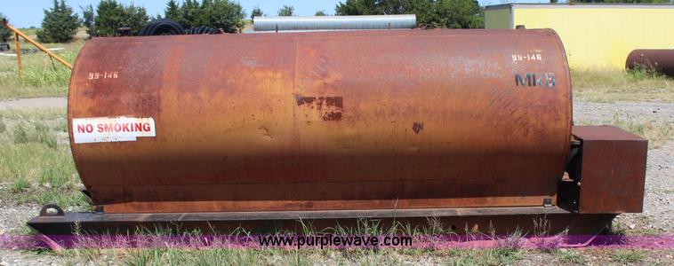 image for item J4441 1,000 gallon fuel tank