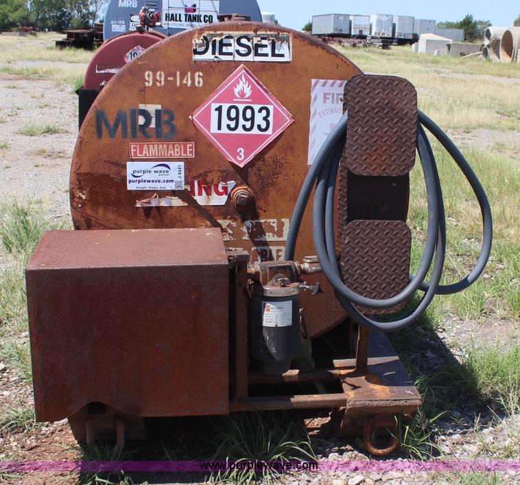 image for item J4441 1,000 gallon fuel tank