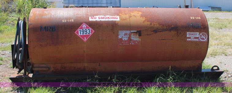 image for item J4441 1,000 gallon fuel tank