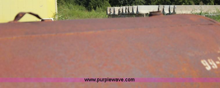 image for item J4441 1,000 gallon fuel tank