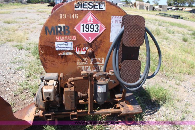 image for item J4441 1,000 gallon fuel tank