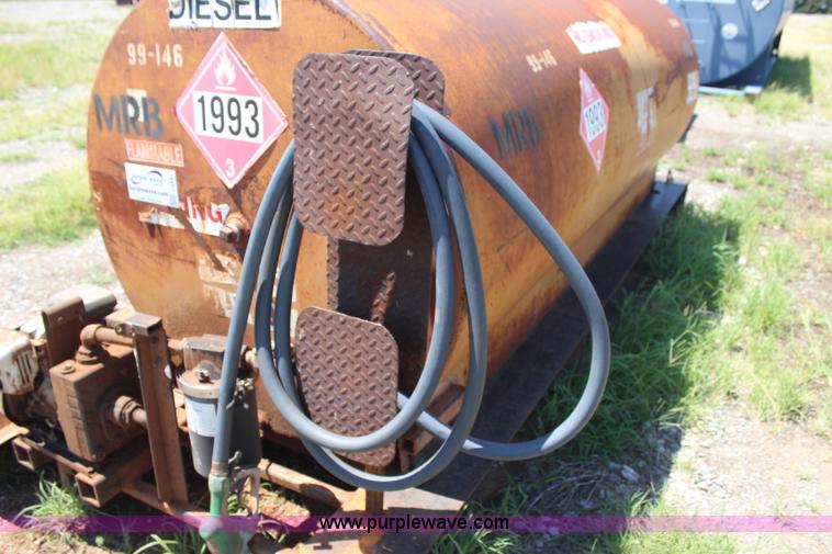 image for item J4441 1,000 gallon fuel tank