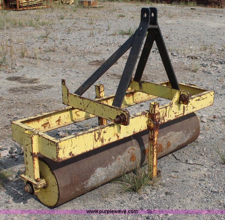 image for item J4446 Sod roller