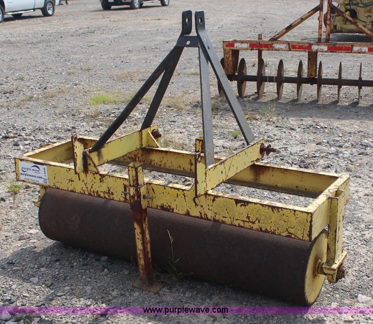 image for item J4446 Sod roller