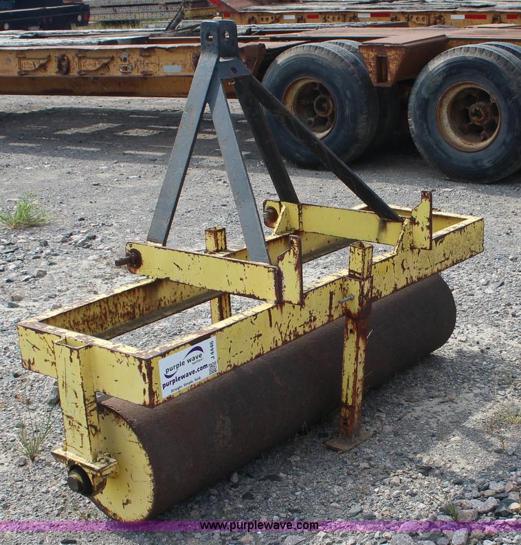 image for item J4446 Sod roller