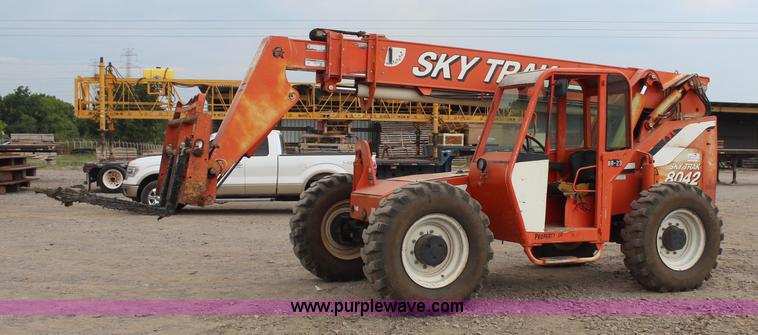 image for item J4447 1998 SkyTrak 8042 telehandler