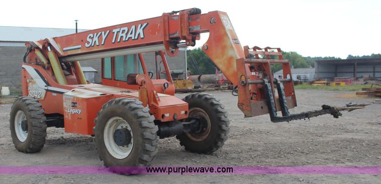 image for item J4447 1998 SkyTrak 8042 telehandler