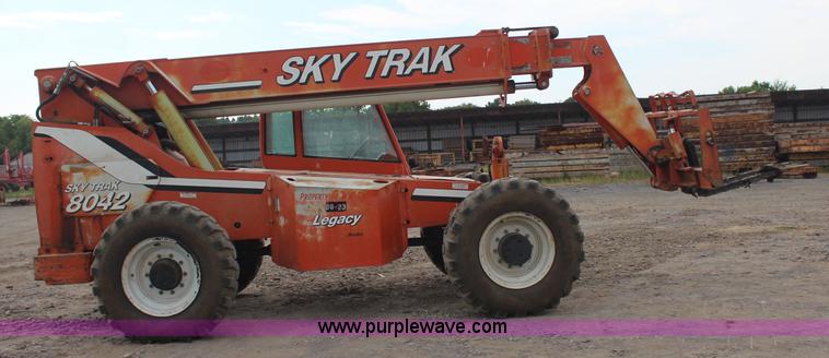 image for item J4447 1998 SkyTrak 8042 telehandler