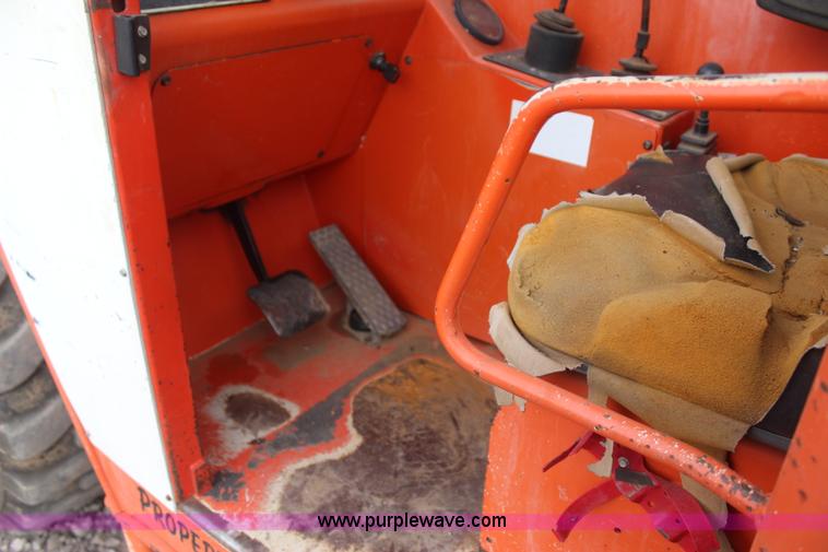 image for item J4447 1998 SkyTrak 8042 telehandler