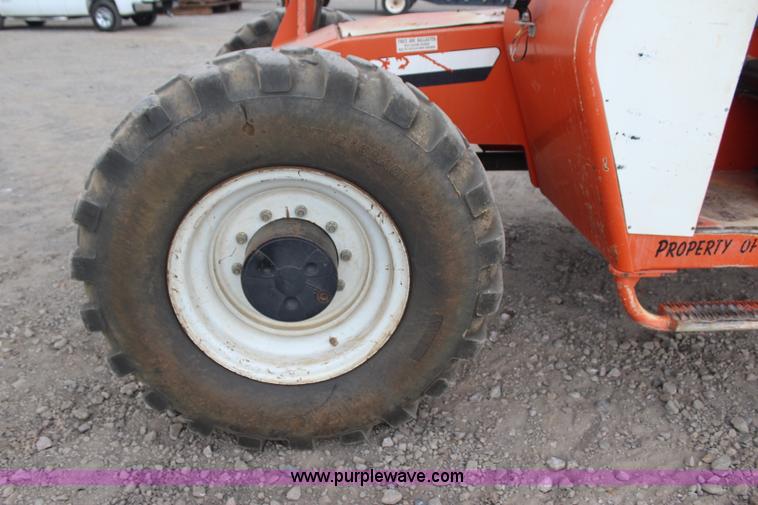 image for item J4447 1998 SkyTrak 8042 telehandler