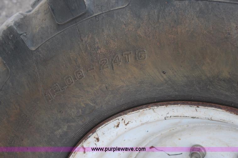 image for item J4447 1998 SkyTrak 8042 telehandler