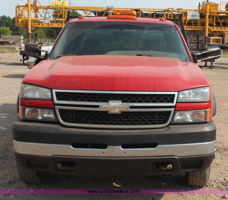 image for item J4453 2006 Chevrolet Silverado 3500 service truck
