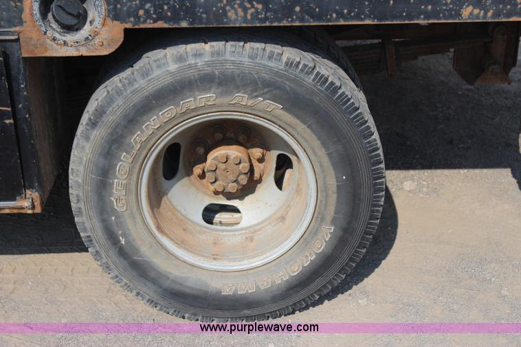 image for item J4453 2006 Chevrolet Silverado 3500 service truck